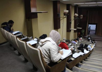 كلية العلوم الطبية الحيوية تواصل امتحاناتها