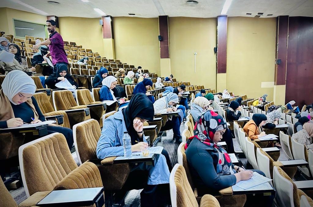 استمرار امتحانات الدور الثاني بكلية العلوم الطبية الحيوية بجامعة بنغازي