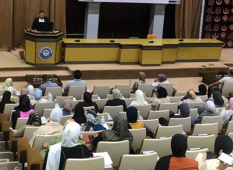 ندوة توعوية بكلية العلوم الطبية الحيوية عن انتشار مرض الحمى القلاعية وآثاره الصحية والاقتصادية