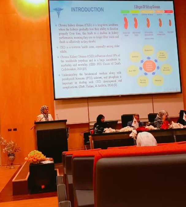 كلية العلوم الطبية الحيوية تحتفي بتتويج مسيرة خريجتها المتميزة في مؤتمر علمي دولي