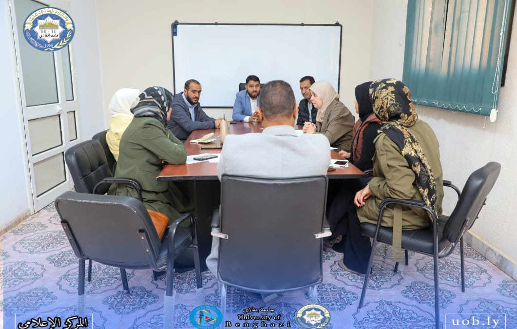 كلية العلوم الطبية الحيوية تناقش تطوير العملية التعليمية وتعزيز جودة البرامج الأكاديمية